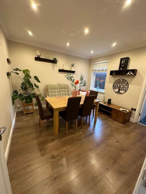 Adam'S Place, Watford Wd17 2Py Villa Dış mekan fotoğraf